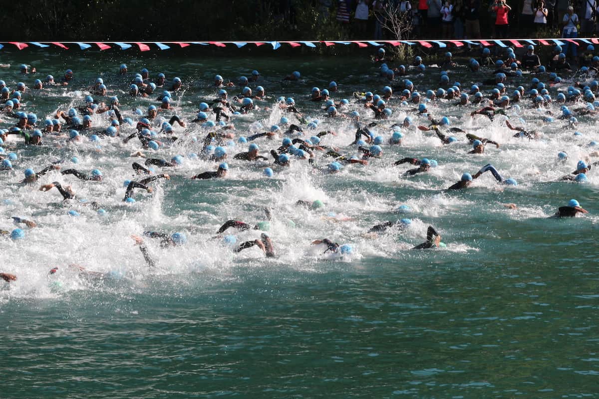 Départ natation du triathlon de l'Alpe d'Huez